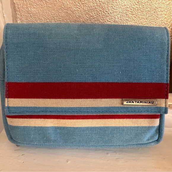 Jantaminiau KLM case - Picture 1 of 2